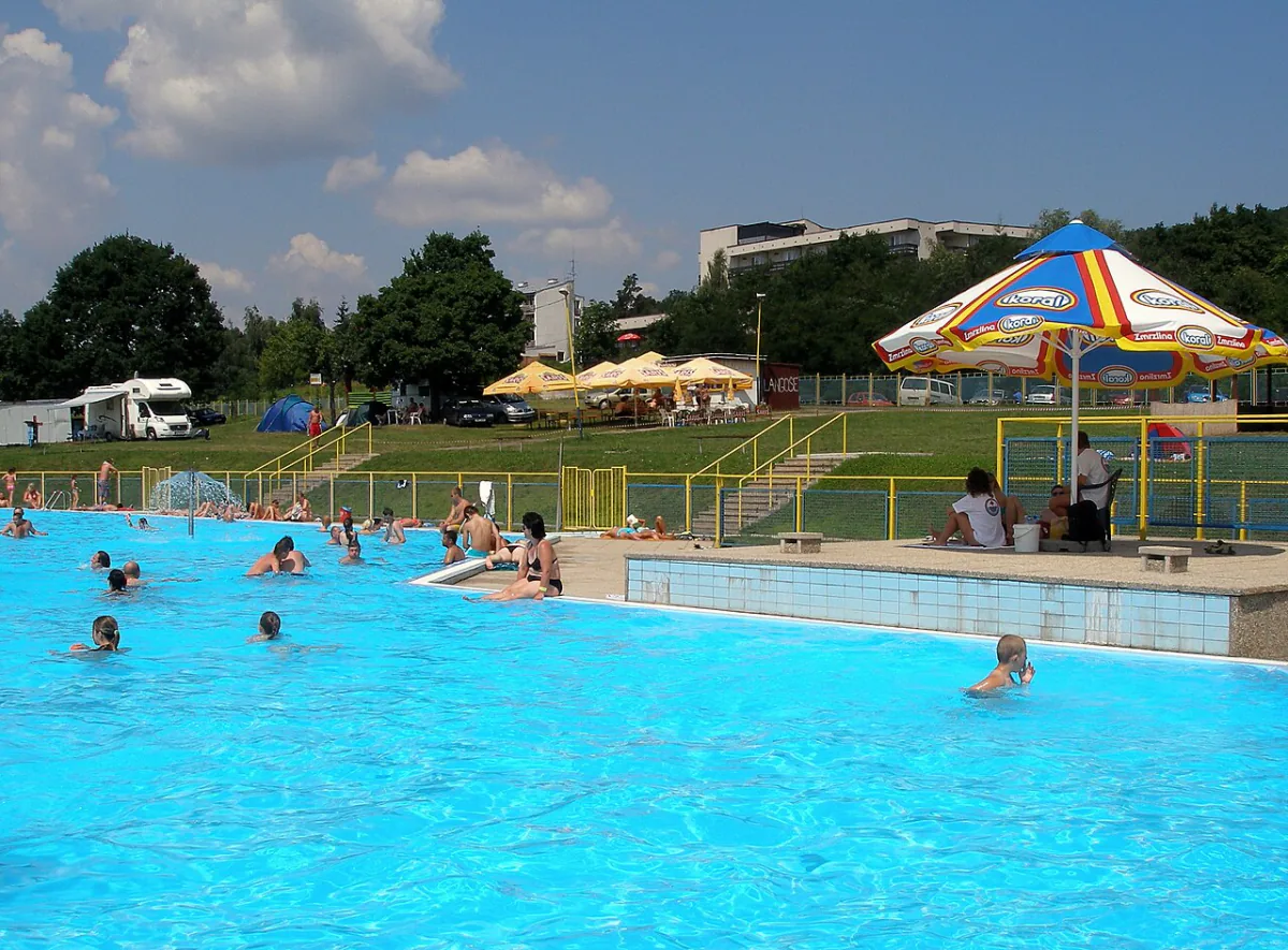 Zemplínska Šírava - pohľad na vodnú nádrž a okolité kopce