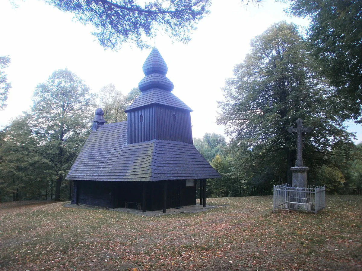 Drevený kostolík v Ruskej Bystrej - UNESCO pamiatka na východnom Slovensku
