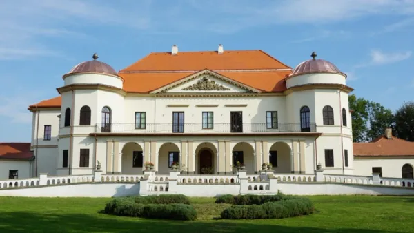 Kaštieľ Sztárayovcov