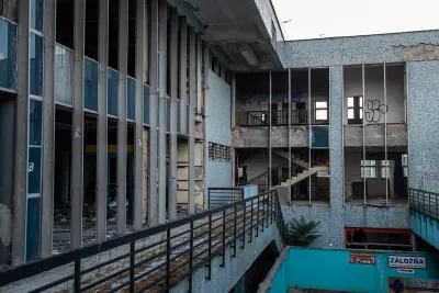 Opustený obchodný dom Elán: Hanba centra Michaloviec, ktorá trvá vyše 20 rokov - fotografia 2