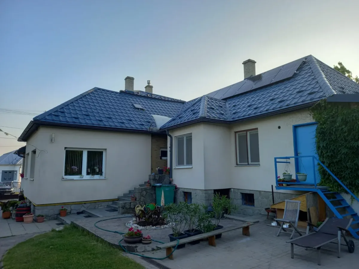 Fotovoltika na rodinnom dome pri Michalovciach - montáž SolarX